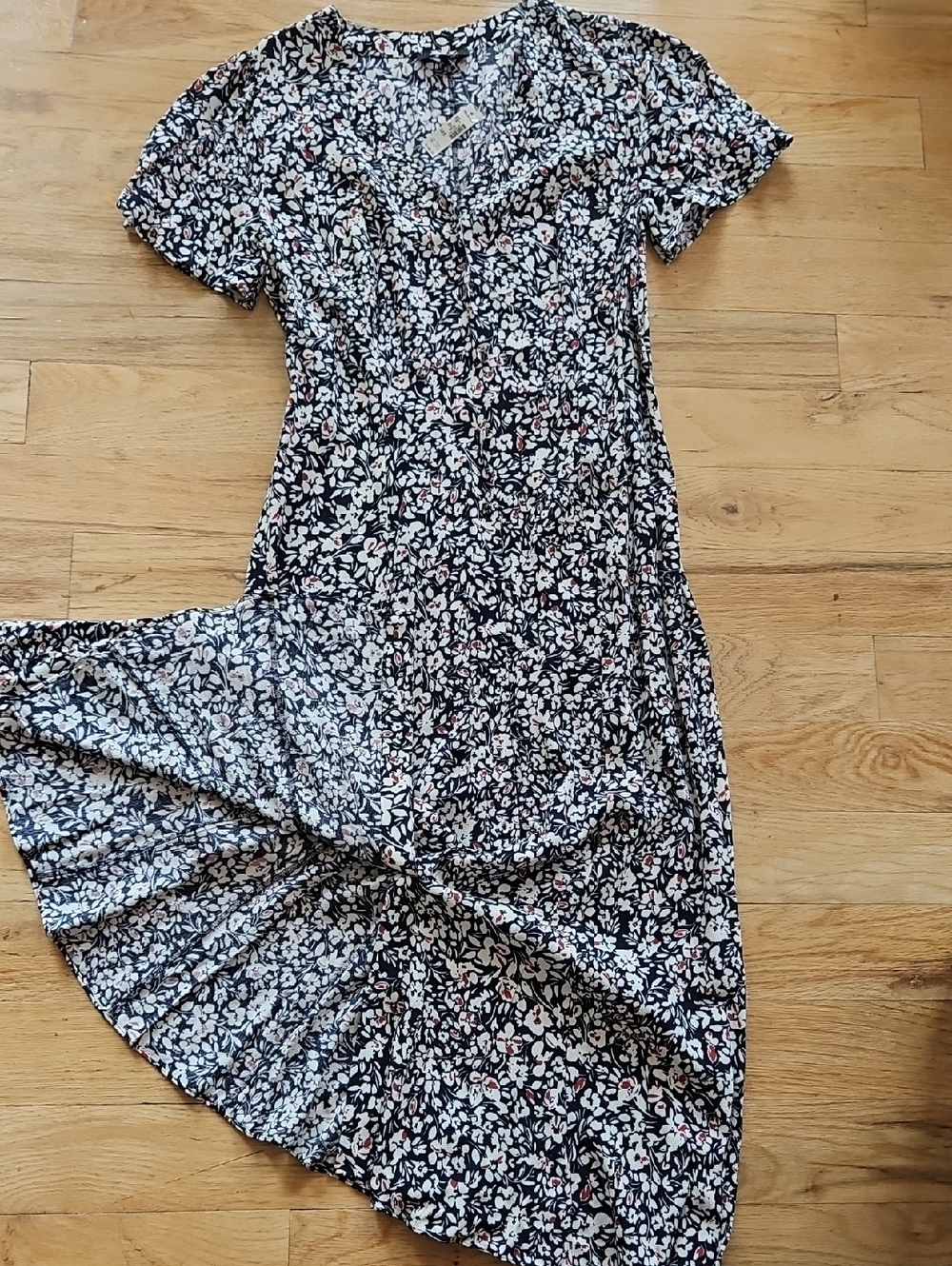 Madewell Button-Front Flutter-Sleeve Midi Dress in Floral NWT - Picture 4 of 6